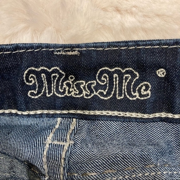 Miss Me Woman’s Size 25 Embellished Dark Wash Straight Jeans - Picture 10 of 14